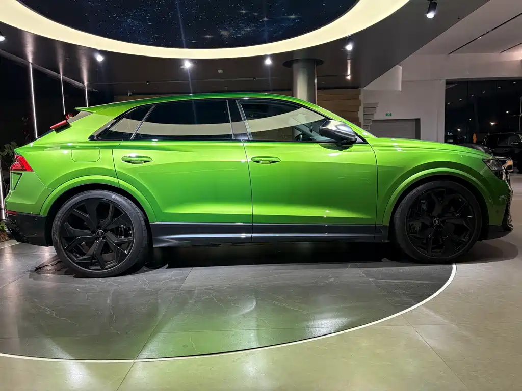 Audi RS Q8 фото 7