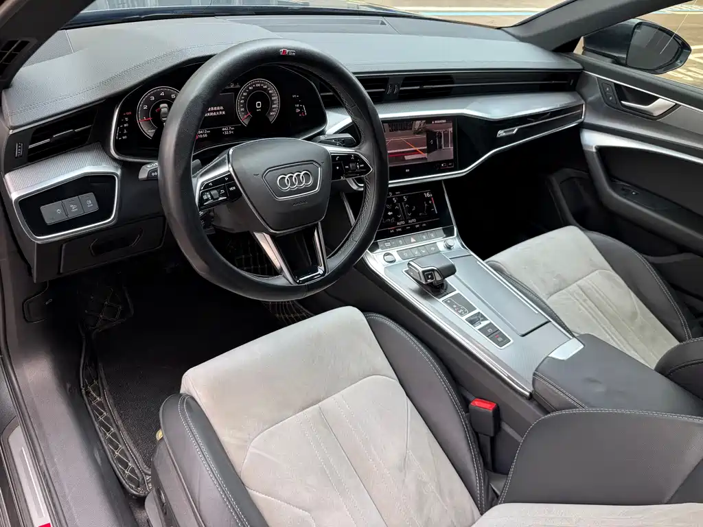 Audi A6L фото 3