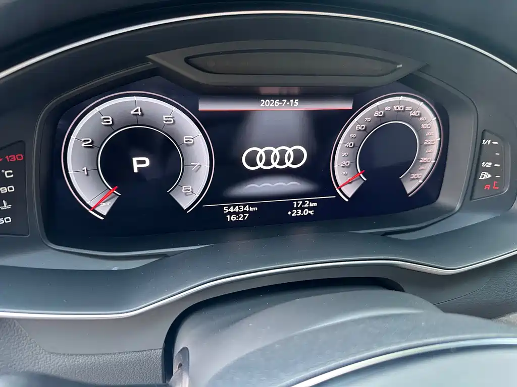 Audi A6L фото 10