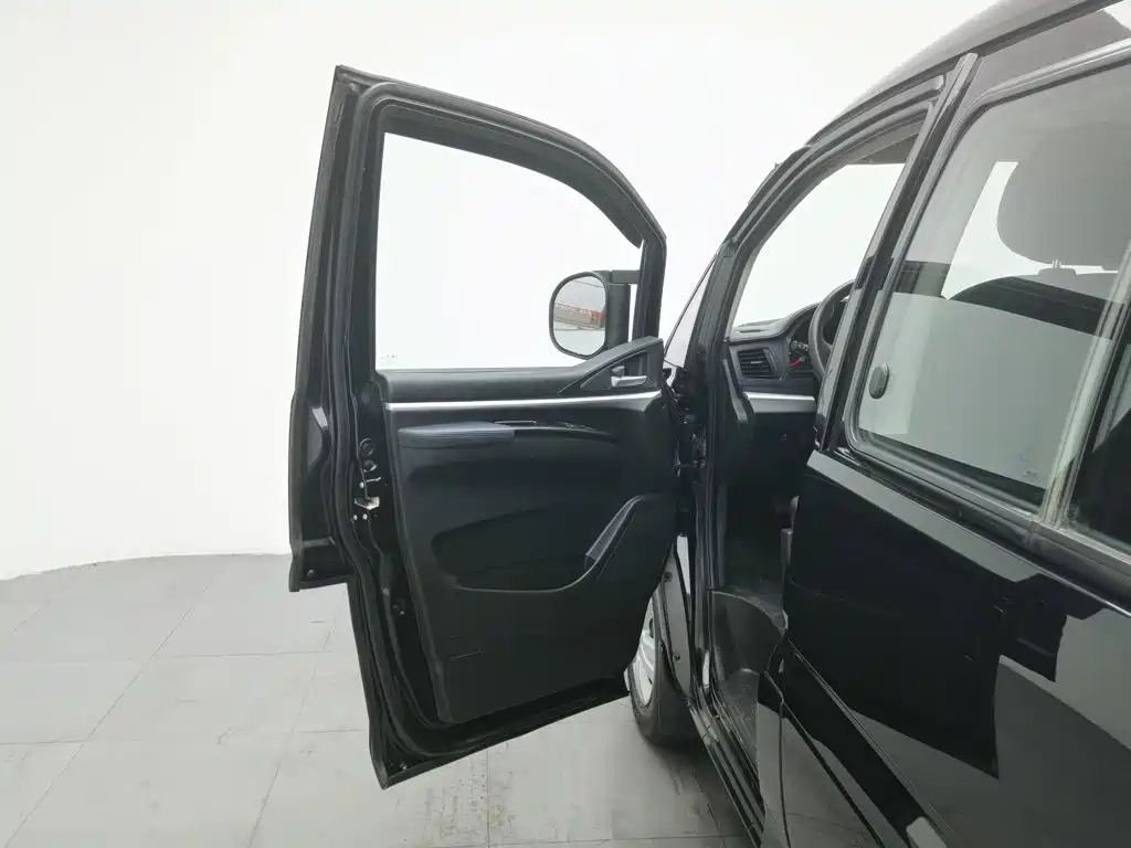 Dongfeng Forthing Lingzhi фото 8
