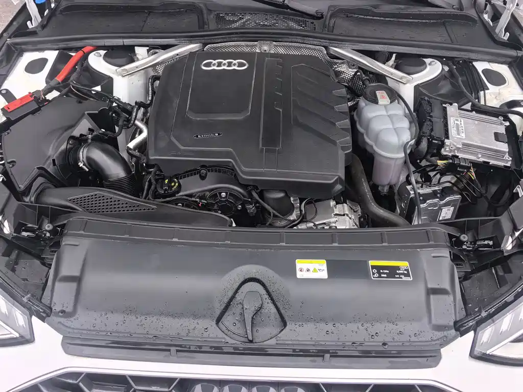 Audi A4L фото 10