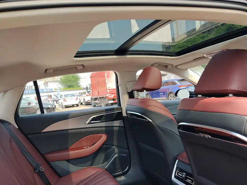 Hongqi H5 фото 8