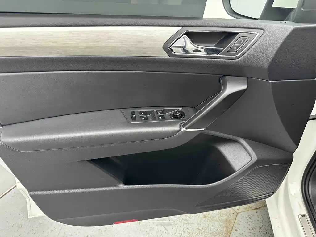 Volkswagen Touran фото 10