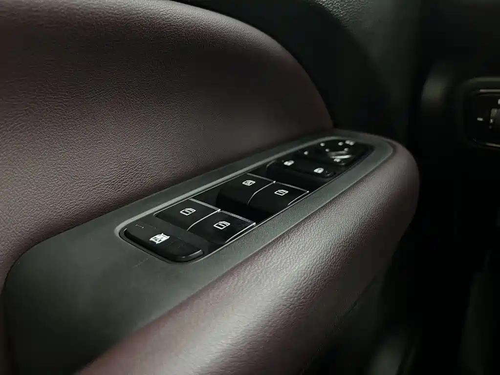 GAC Trumpchi M6 фото 12