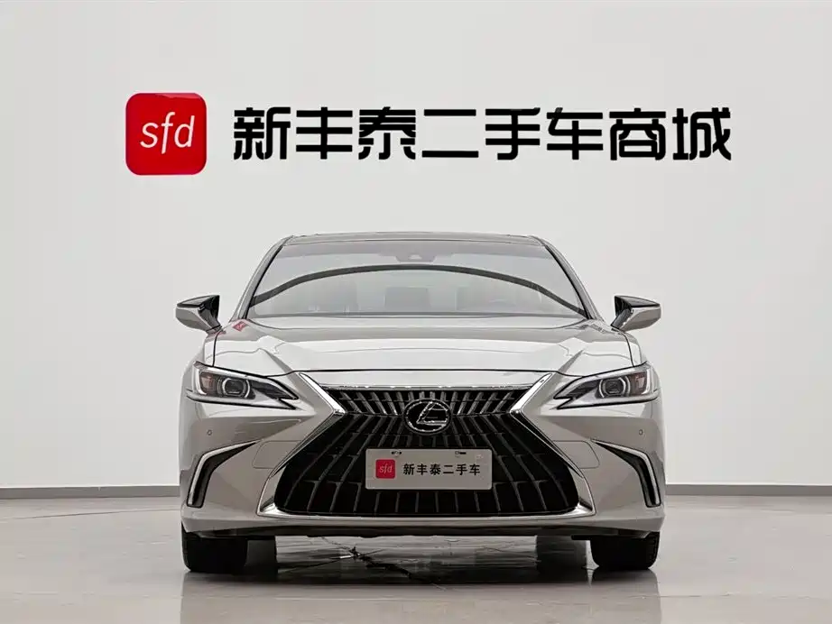 Lexus ES фото 2