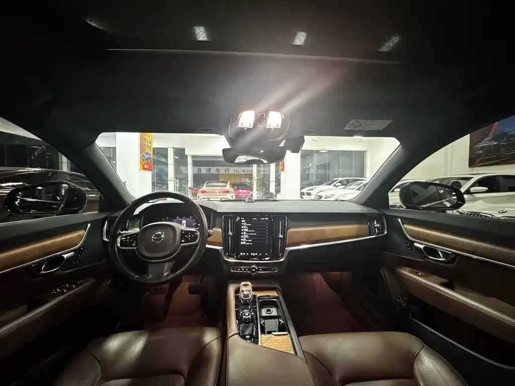 Volvo S90 фото 9