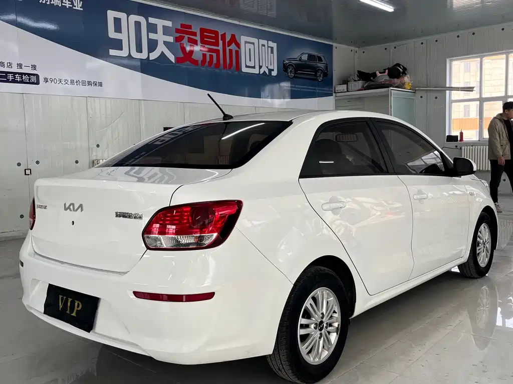 Kia Pegas фото 6