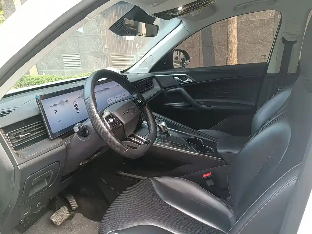 Roewe RX5 фото 5