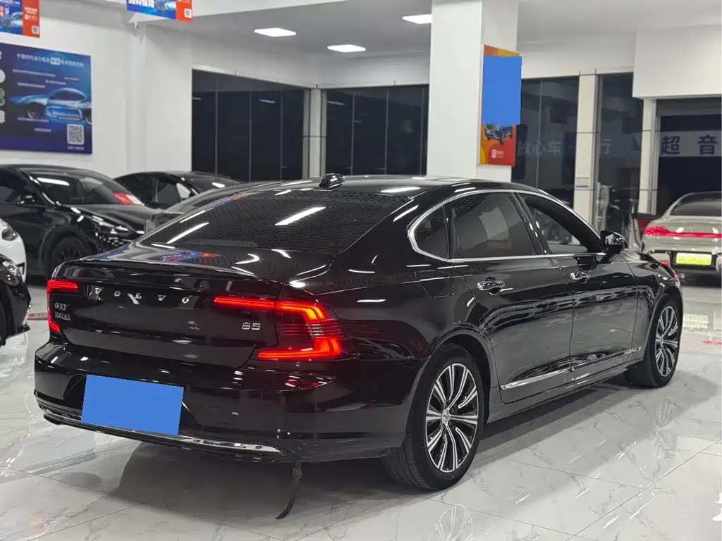 Volvo S90 фото 4