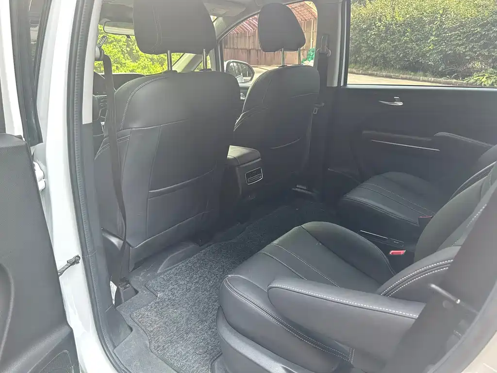 GAC Trumpchi M6 фото 5