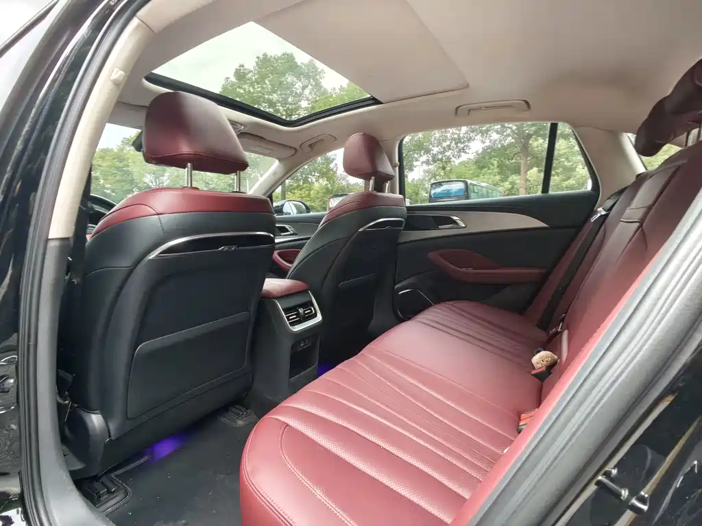 Hongqi H5 фото 12