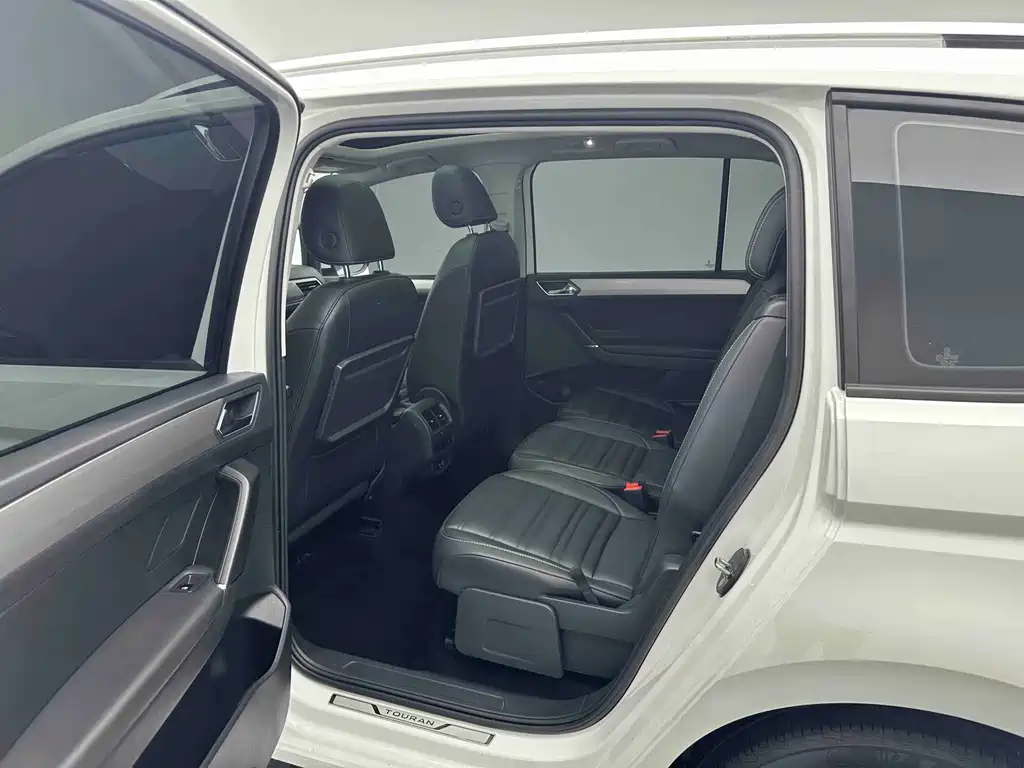Volkswagen Touran фото 12