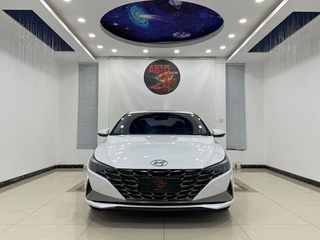 Hyundai Elantra фото 2