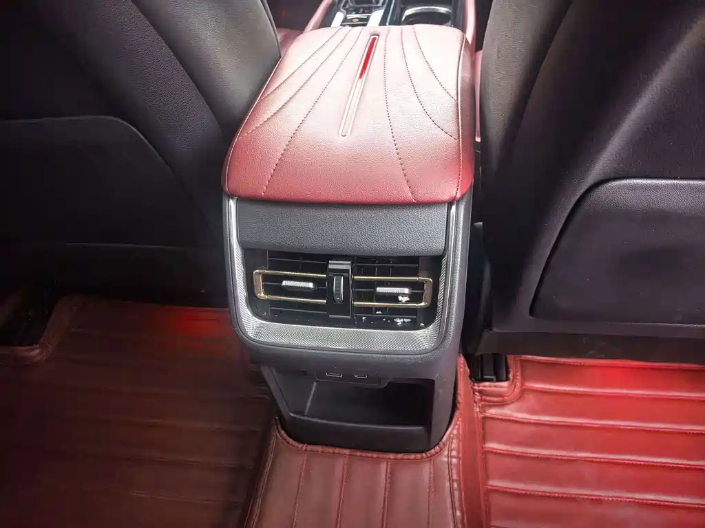 Hongqi H5 фото 12