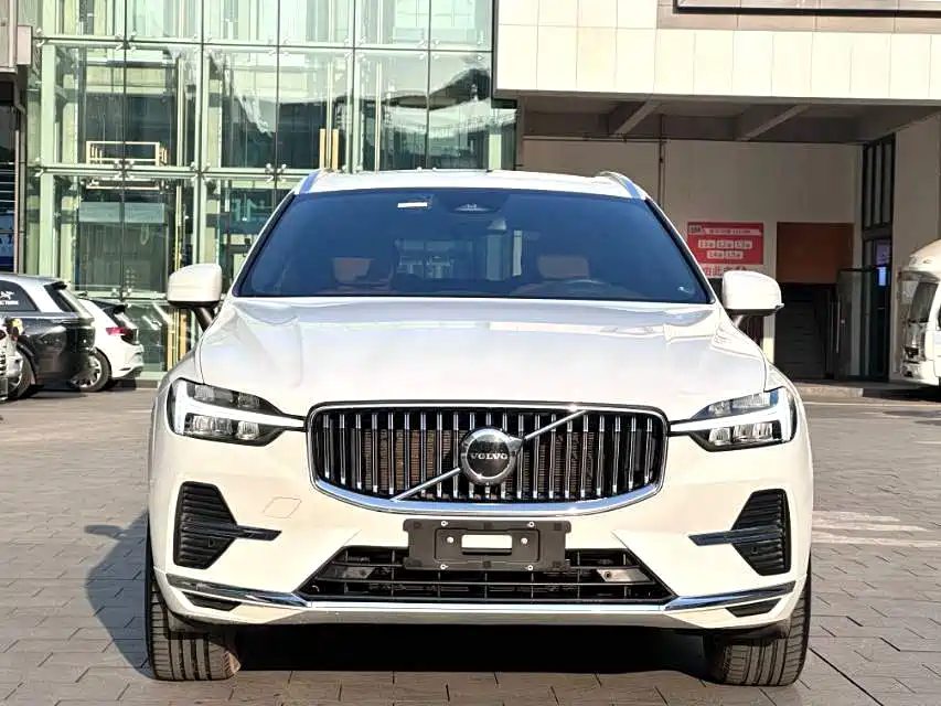 Volvo XC60 фото 2