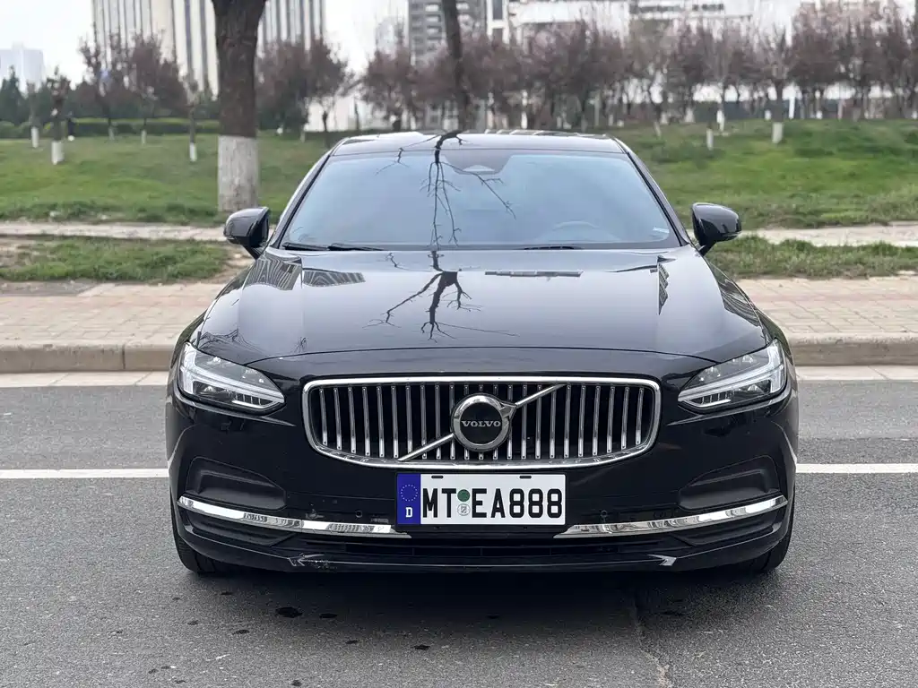 Volvo S90 фото 2