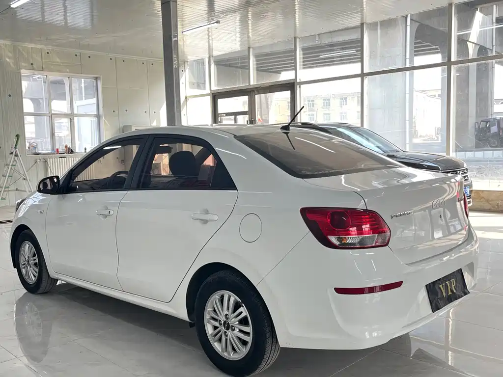 Kia Pegas фото 4