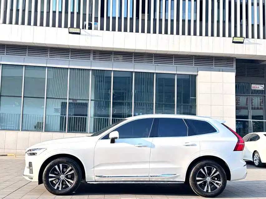 Volvo XC60 фото 3