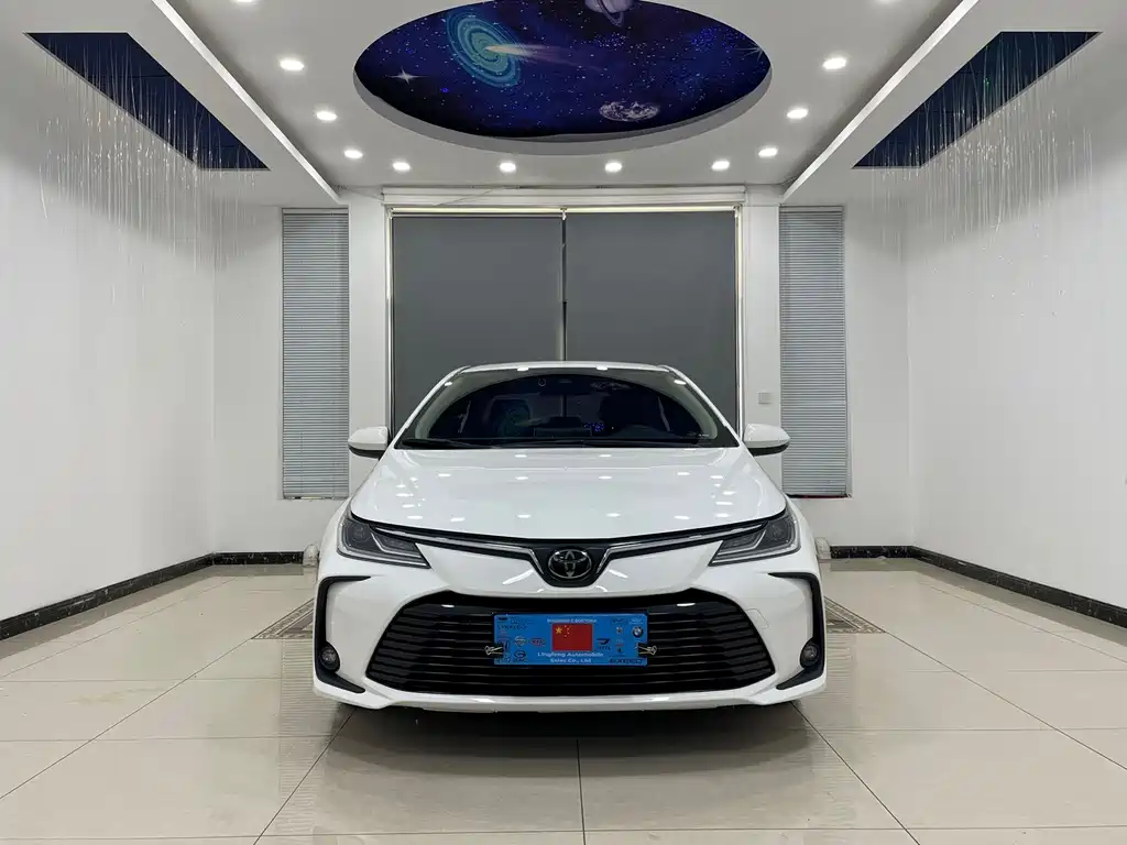 Toyota Corolla фото 2