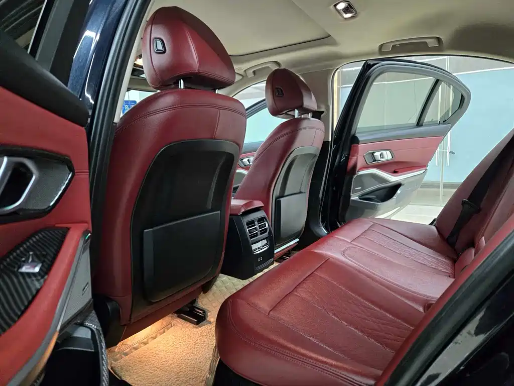 BMW 3 Series фото 5