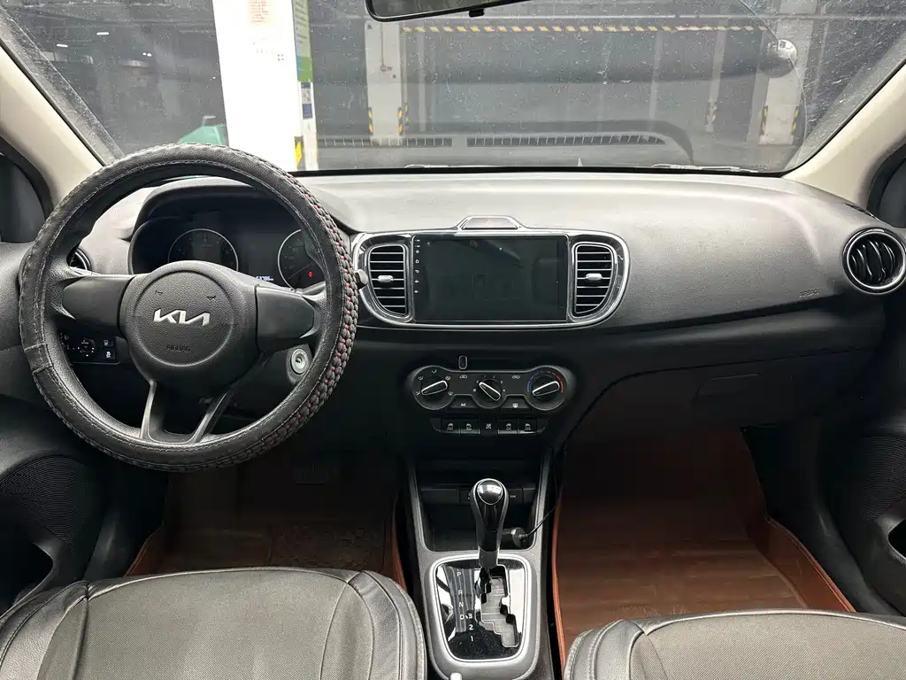 Kia Pegas фото 6