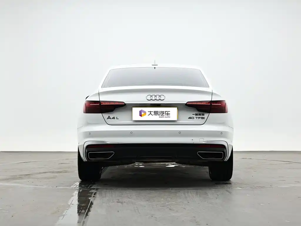 Audi A4L фото 4