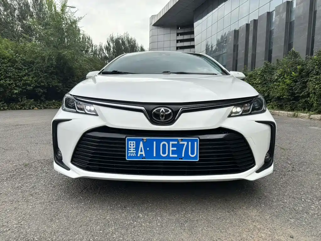 Toyota Corolla фото 2