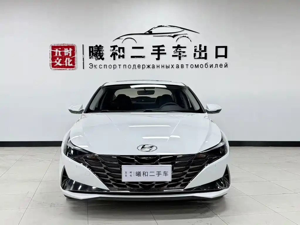 Hyundai Elantra фото 2