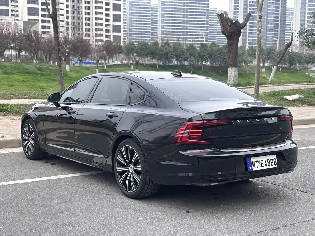 Volvo S90 фото 9