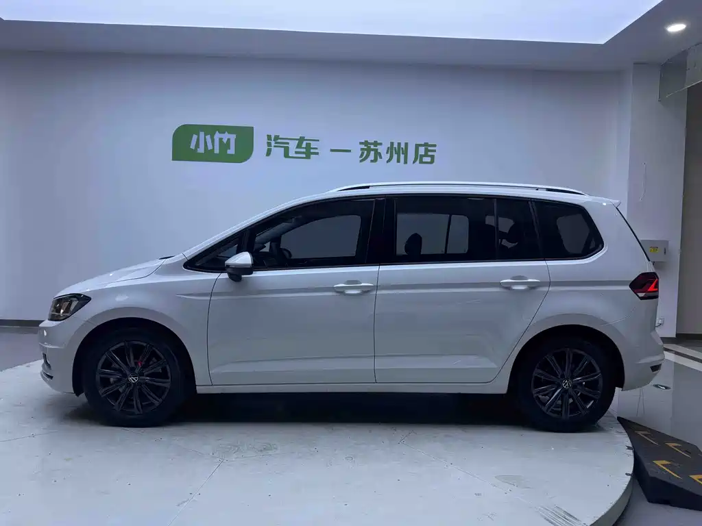 Volkswagen Touran фото 8