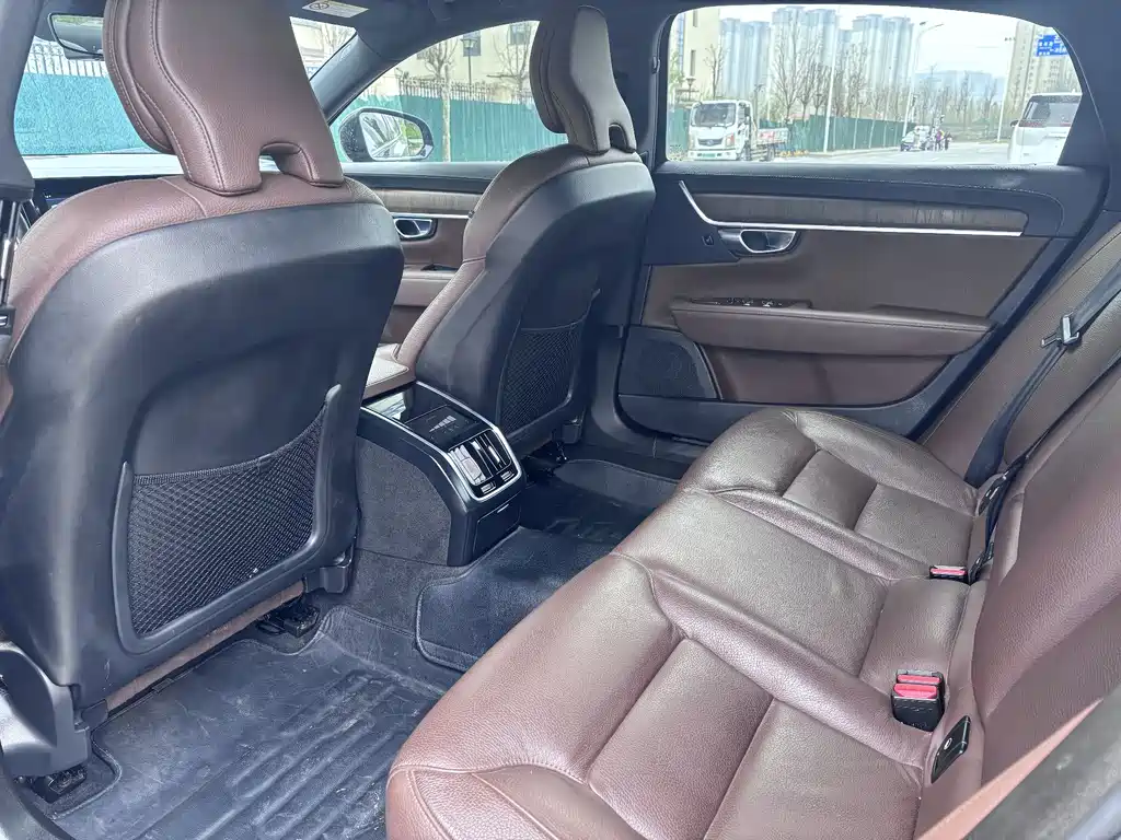 Volvo S90 фото 6
