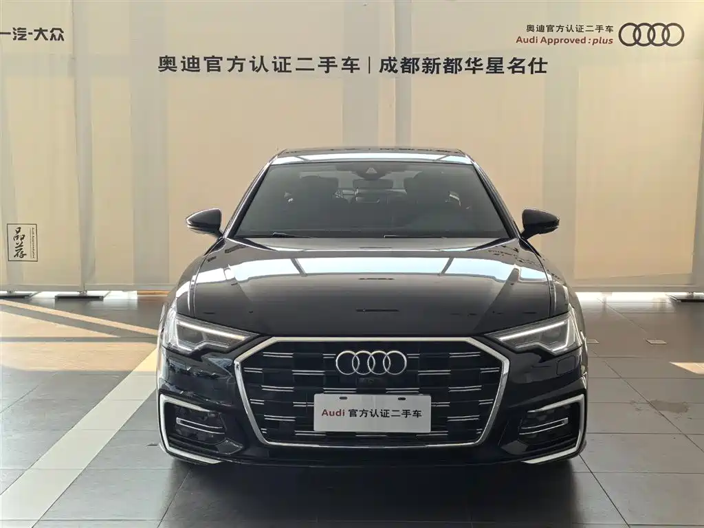 Audi A6L фото 2