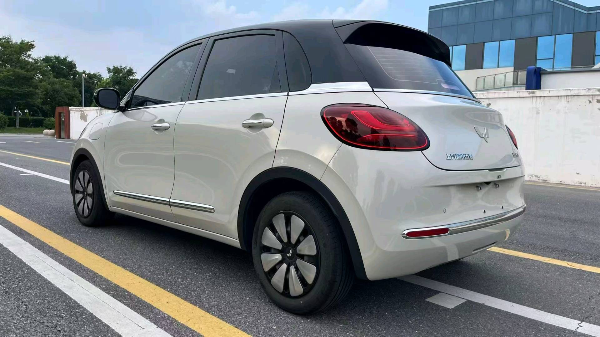 Wuling Bingo Electric 333km фото 7