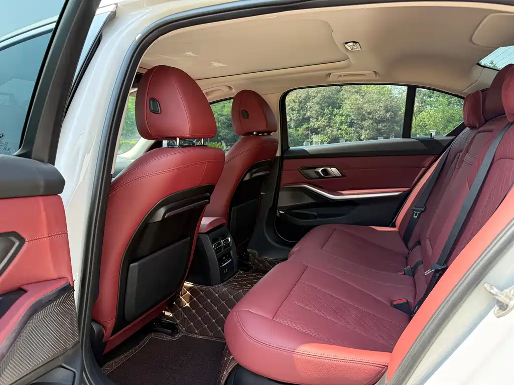 BMW 3 Series фото 6