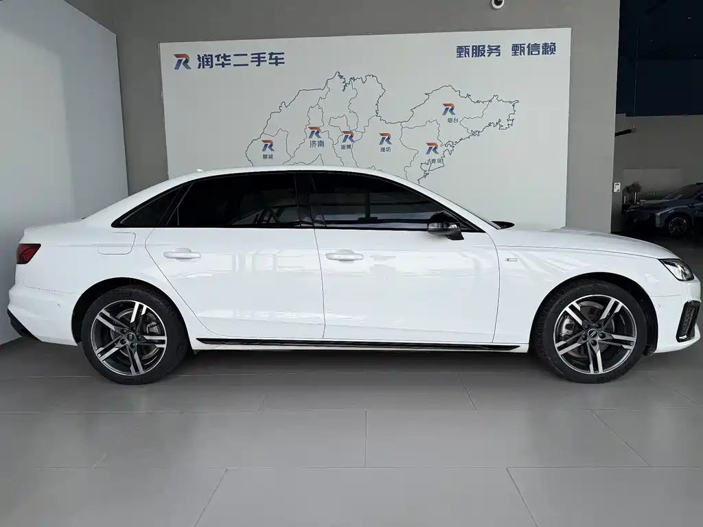 Audi A4L фото 3