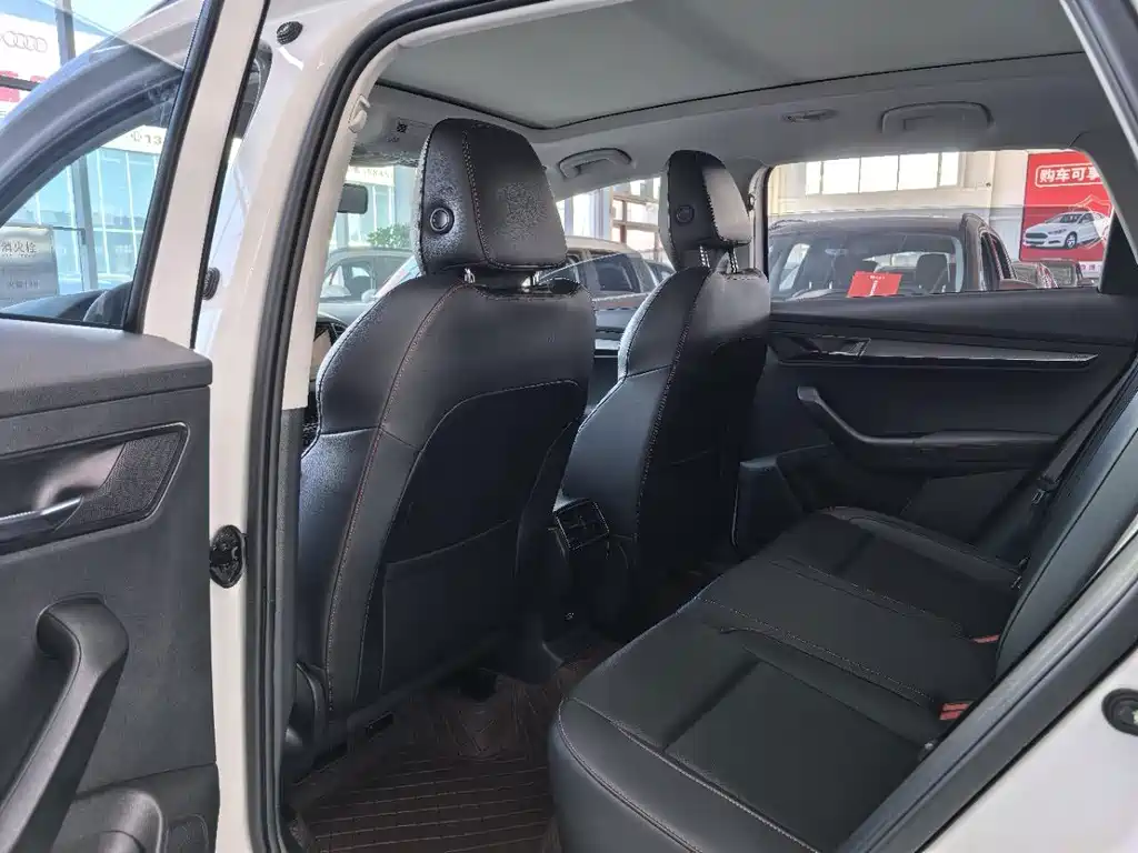 Skoda Karoq фото 9