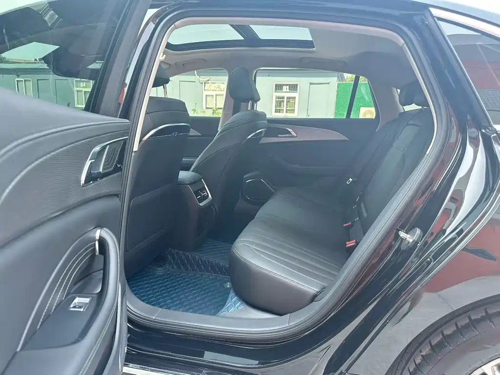 Hongqi H5 фото 5
