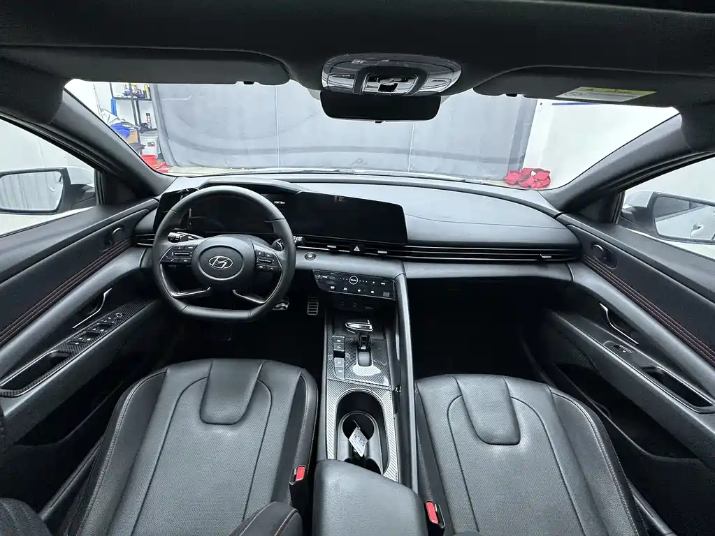 Hyundai Elantra фото 11