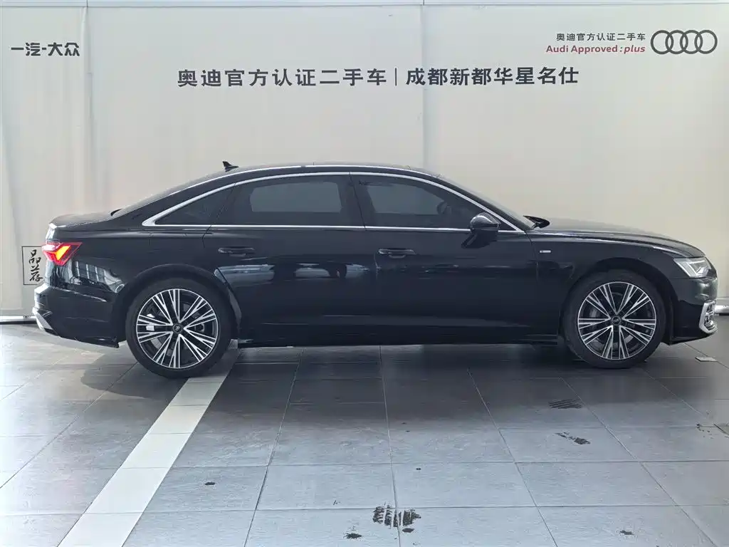 Audi A6L фото 5