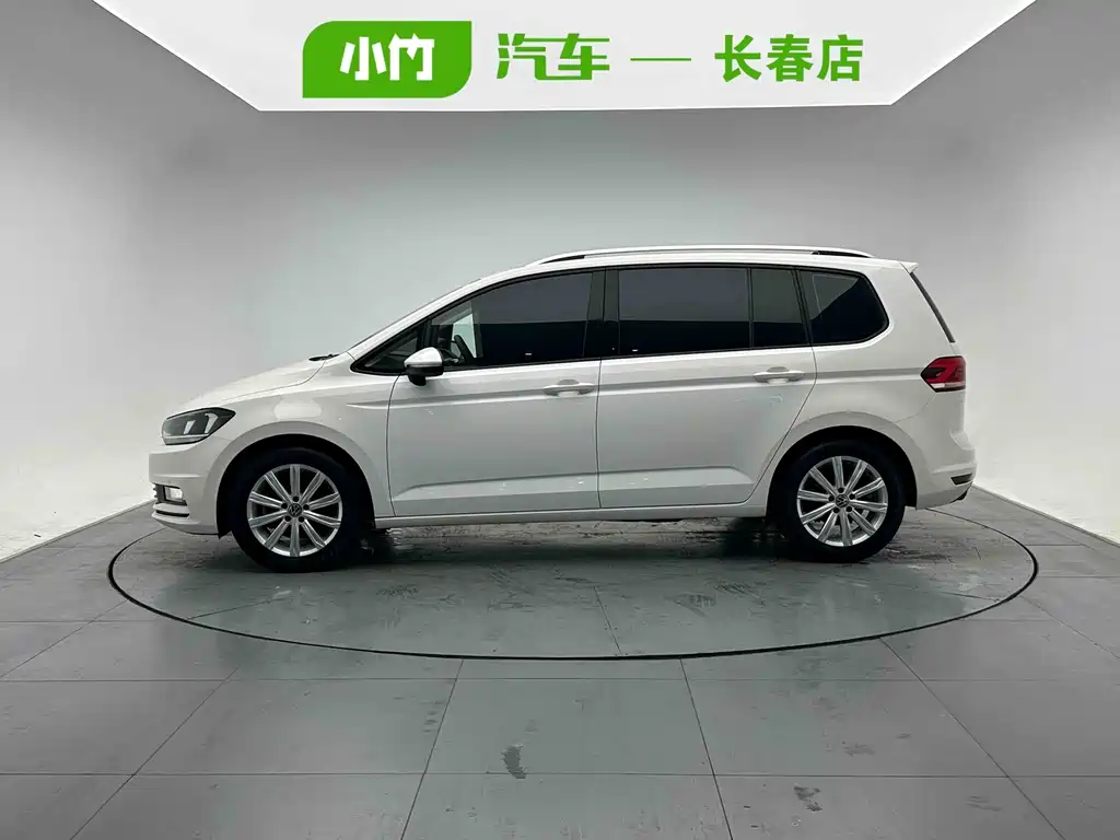 Volkswagen Touran фото 3