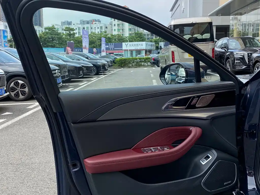 Hongqi H5 фото 12