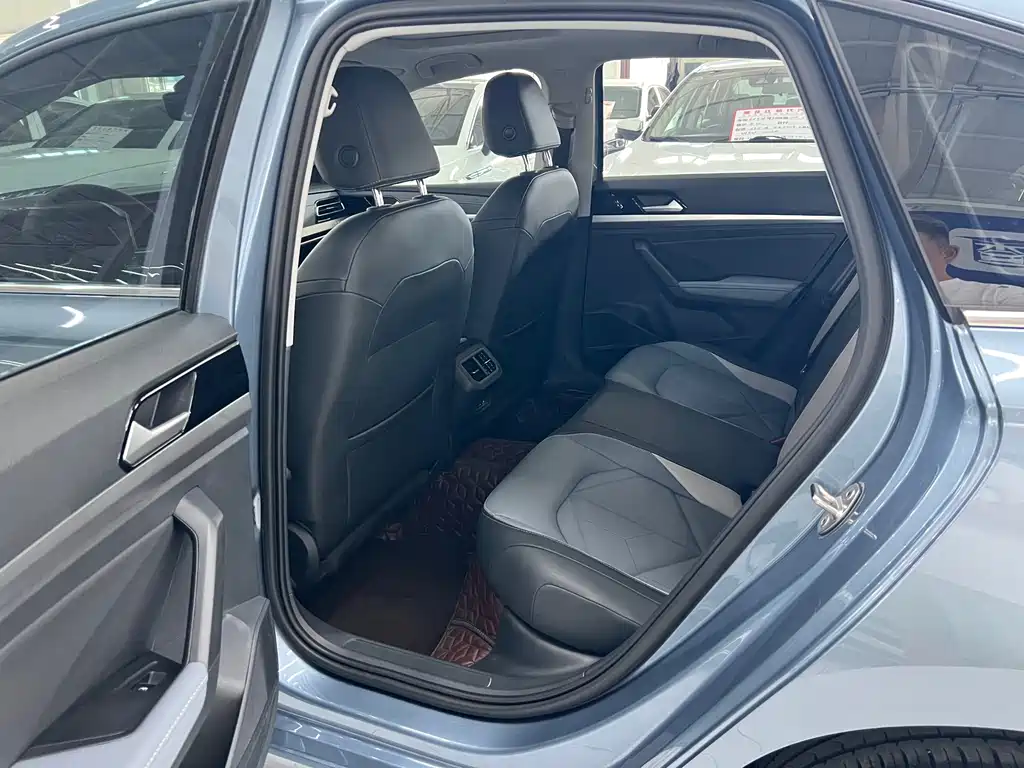 Volkswagen Lavida фото 6