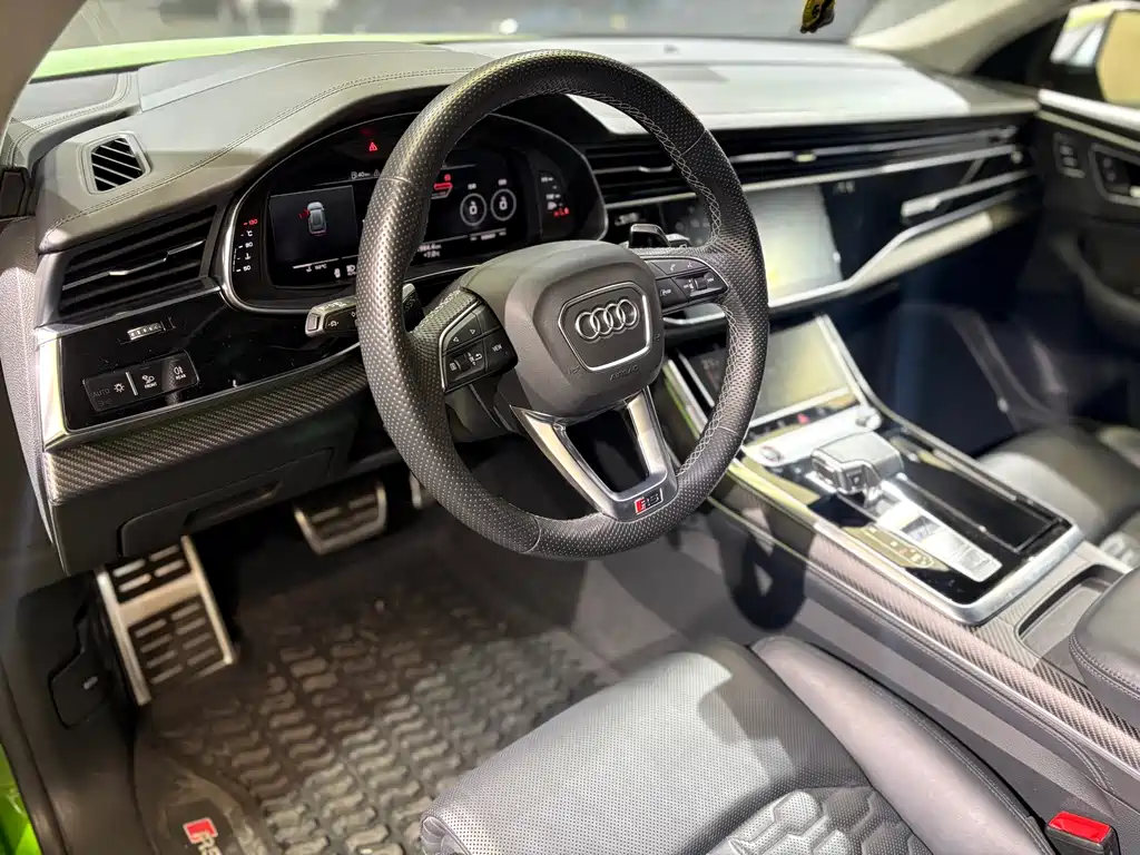 Audi RS Q8 фото 11