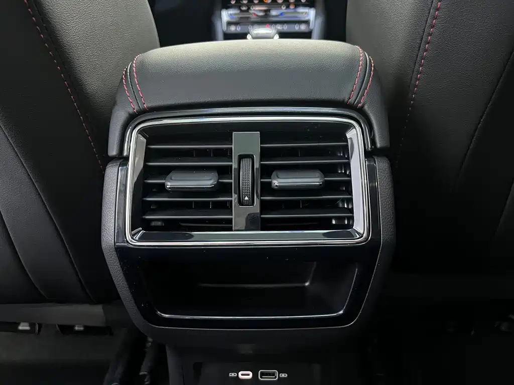 Skoda Karoq фото 12