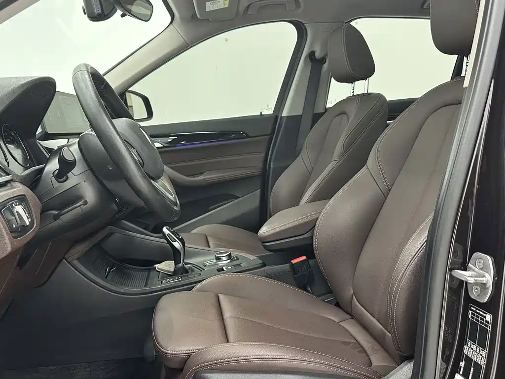 BMW X1 фото 8