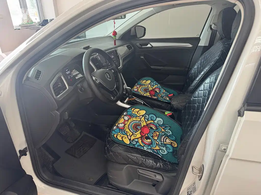 Volkswagen T-ROCTange фото 9