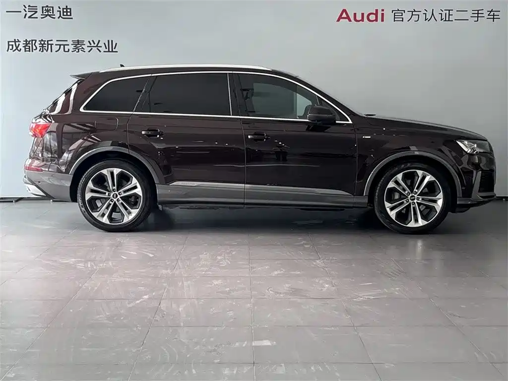 Audi Q7 фото 3