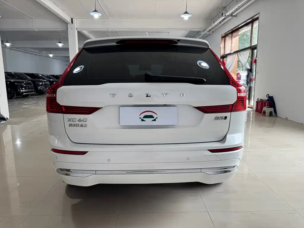 Volvo XC60 фото 4