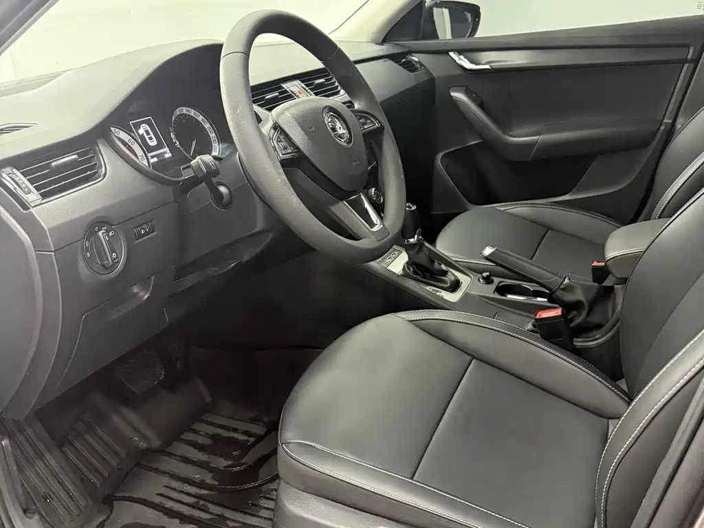 Skoda Octavia фото 11