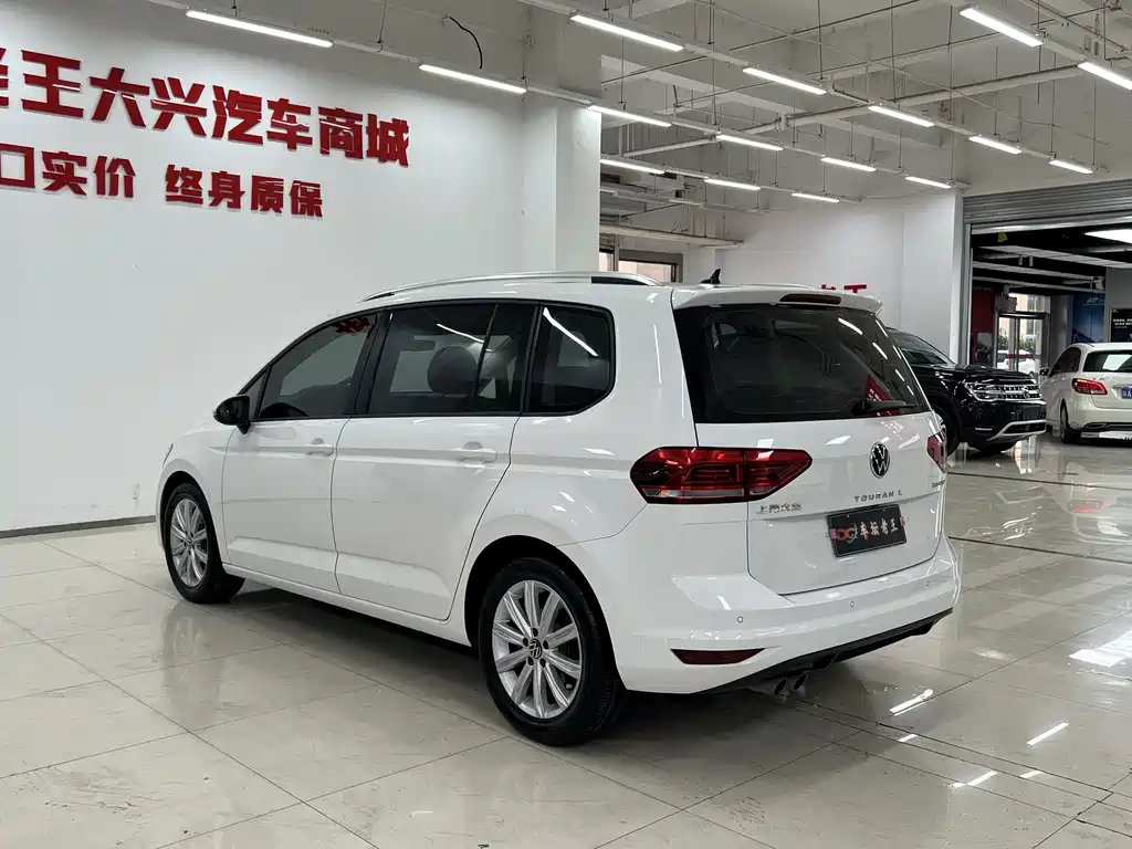 Volkswagen Touran фото 9